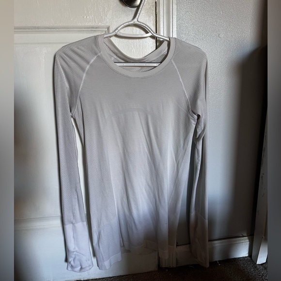 Long sleeve swiftly tech size 6 - Picture 1 of 1